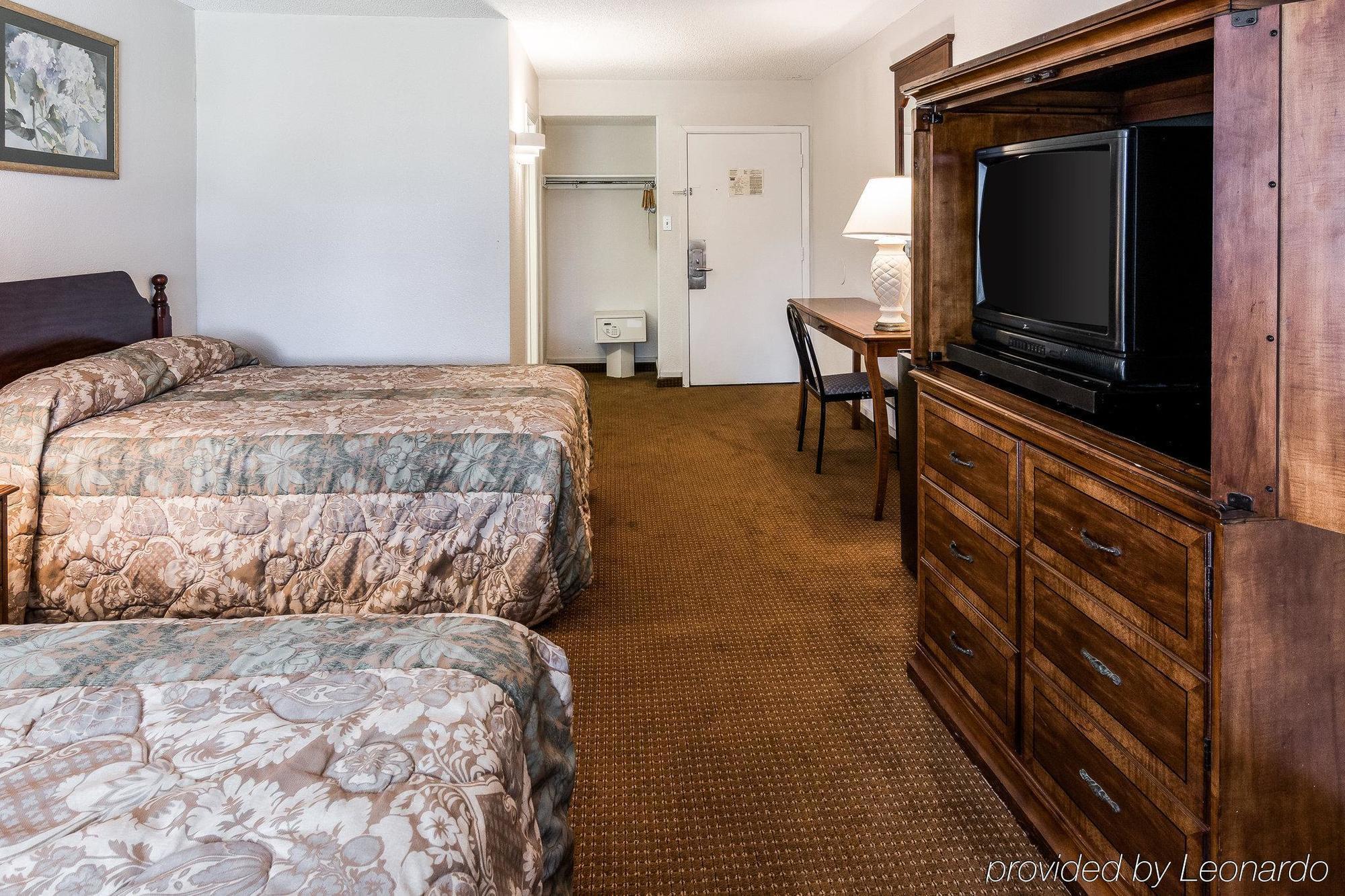 Rodeway Inn & Suites At The Casino Bossier City Bagian luar foto